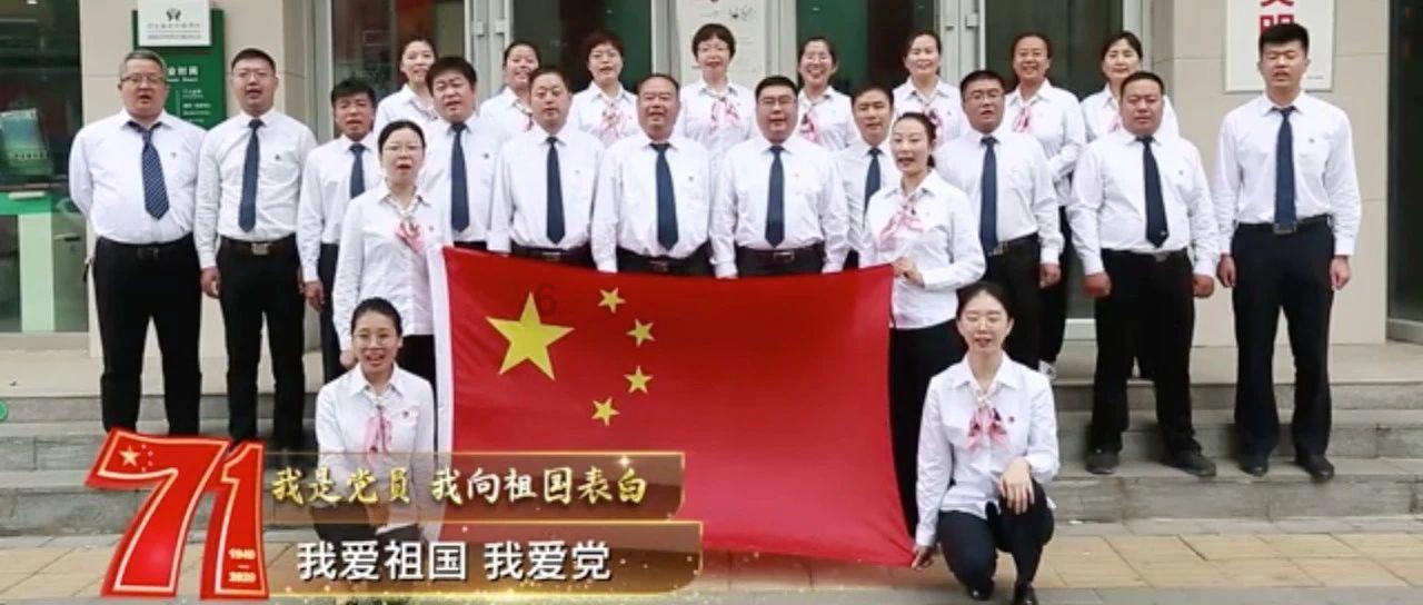 1月25日,黑龙江哈尔滨,得知地铁上有乘客突感心脏不适,路人奶奶拿出自己的速效救心丸救急